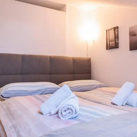 Elegant Wohnen Am Kanal Apartment Hannover