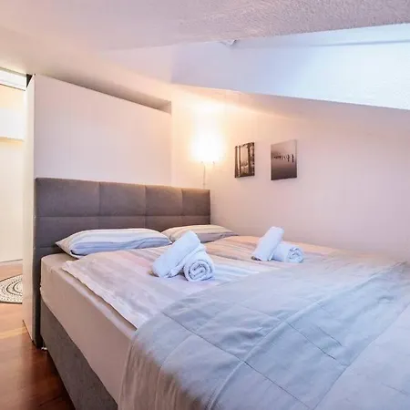 Elegant Wohnen Am Kanal Apartment Hannover